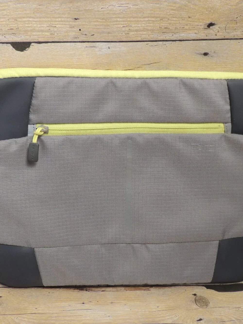 Targus Bex II laptop sleeve for 14